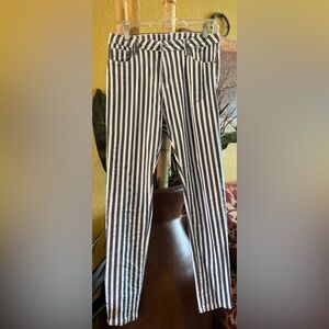 5 pockets striped jean, white and blue.